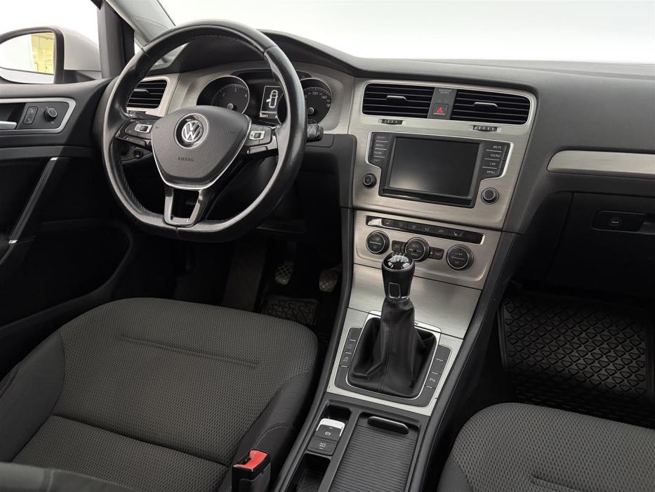 VOLKSWAGEN Golf 2015