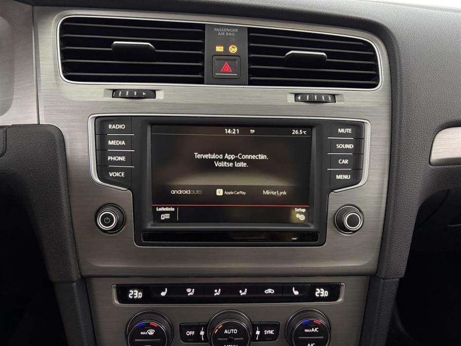 VOLKSWAGEN Golf 2015