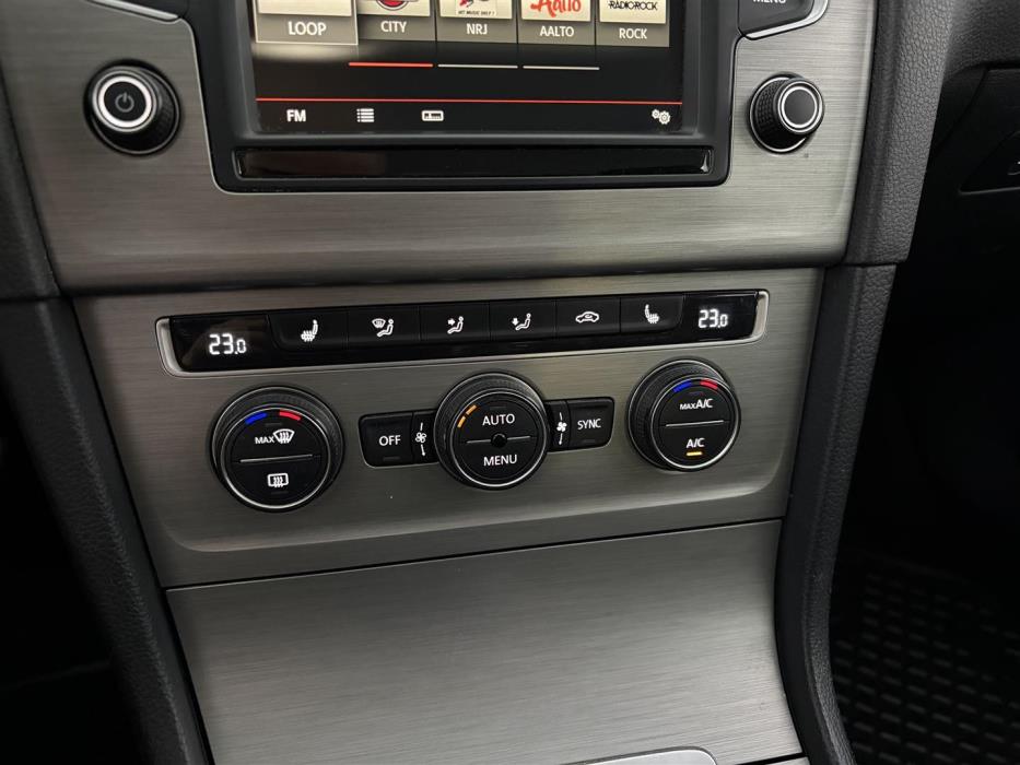 VOLKSWAGEN Golf 2015