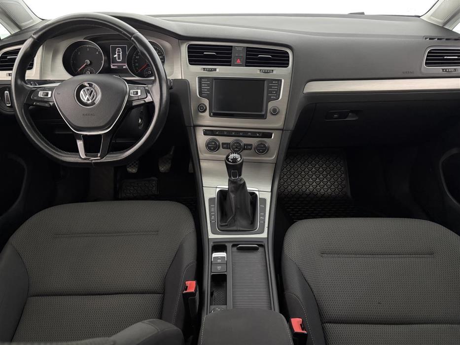 VOLKSWAGEN Golf 2015