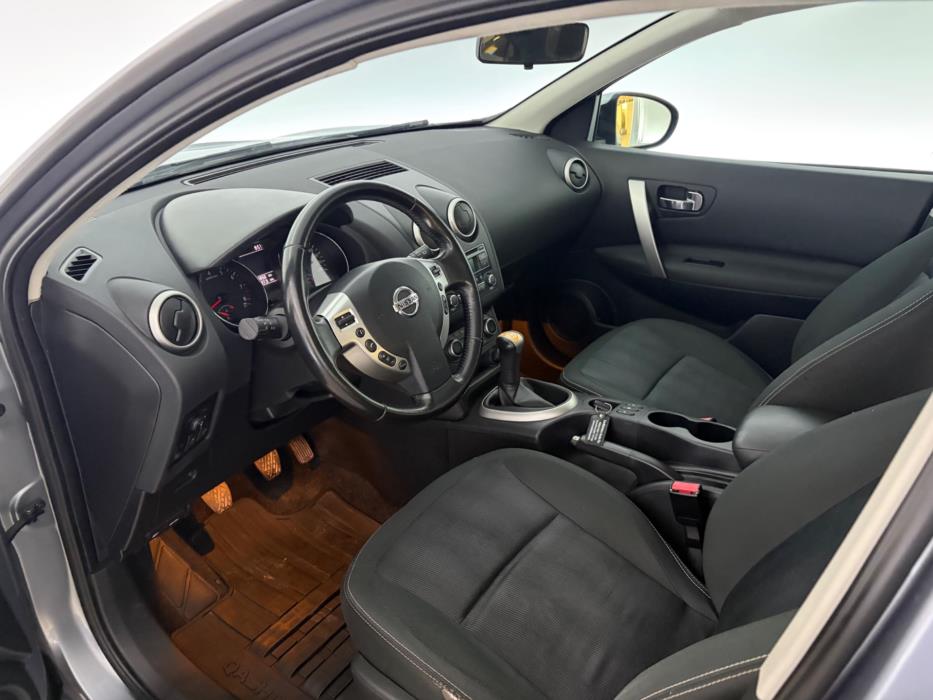 NISSAN Qashqai 2012