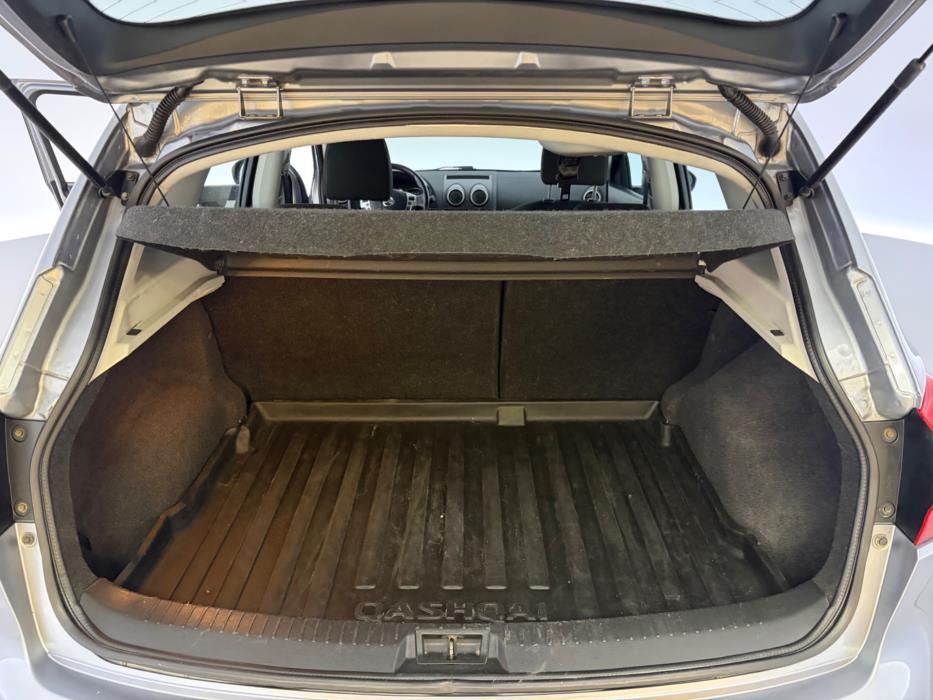NISSAN Qashqai 2012