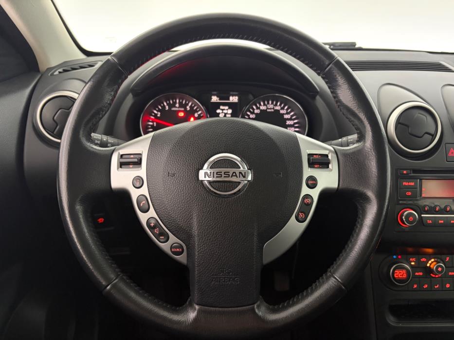 NISSAN Qashqai 2012