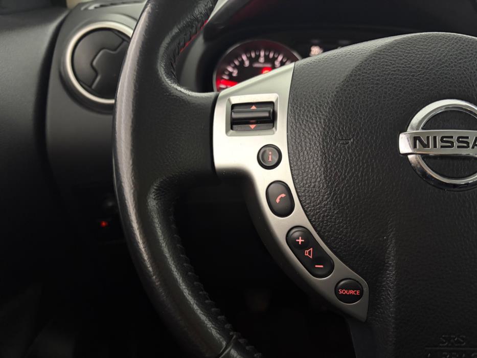 NISSAN Qashqai 2012