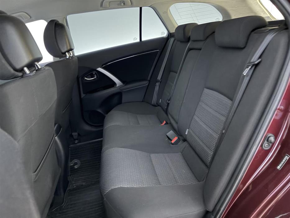 TOYOTA Avensis 2013