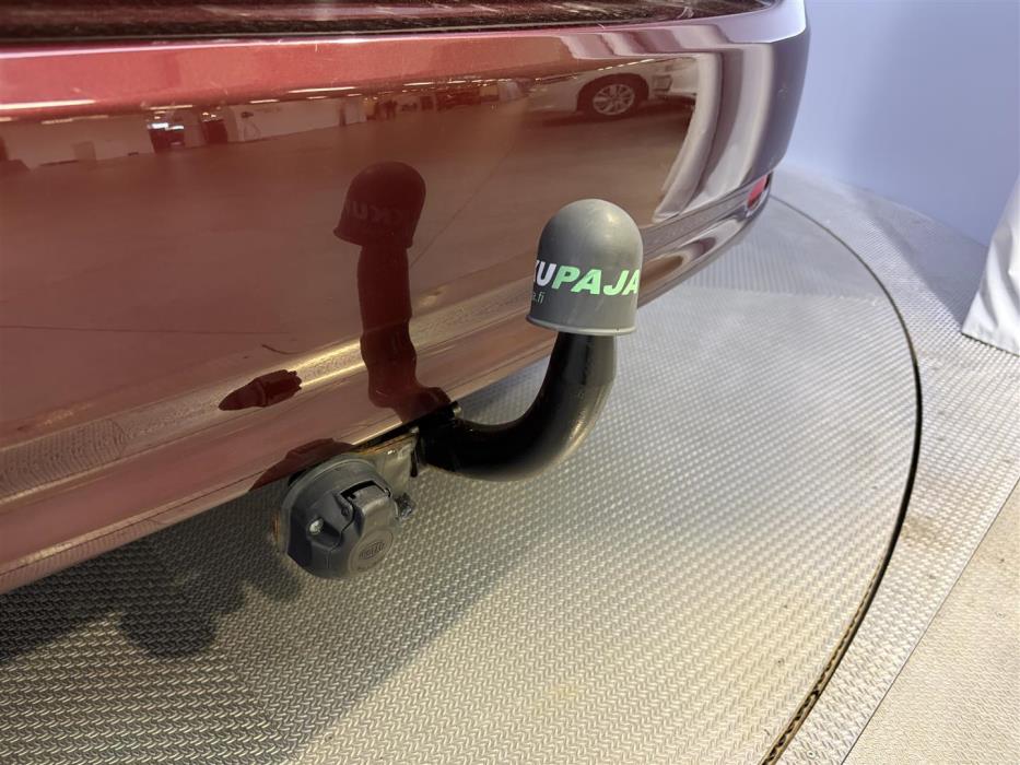 TOYOTA Avensis 2013