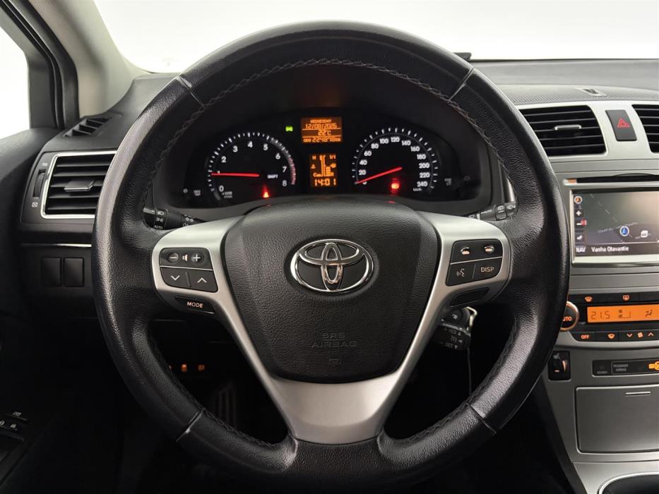 TOYOTA Avensis 2013