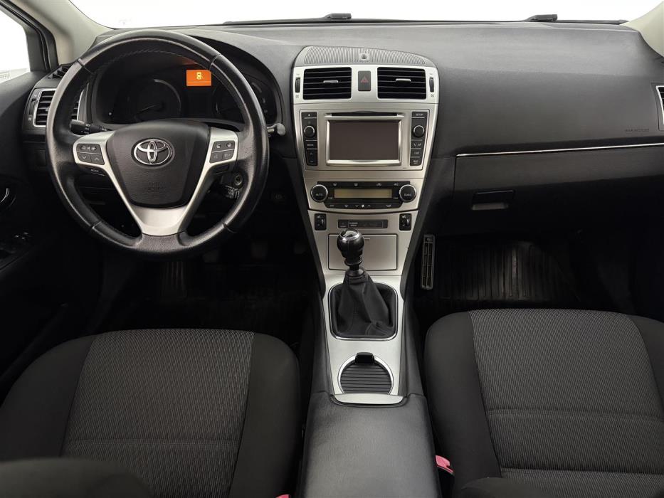 TOYOTA Avensis 2013