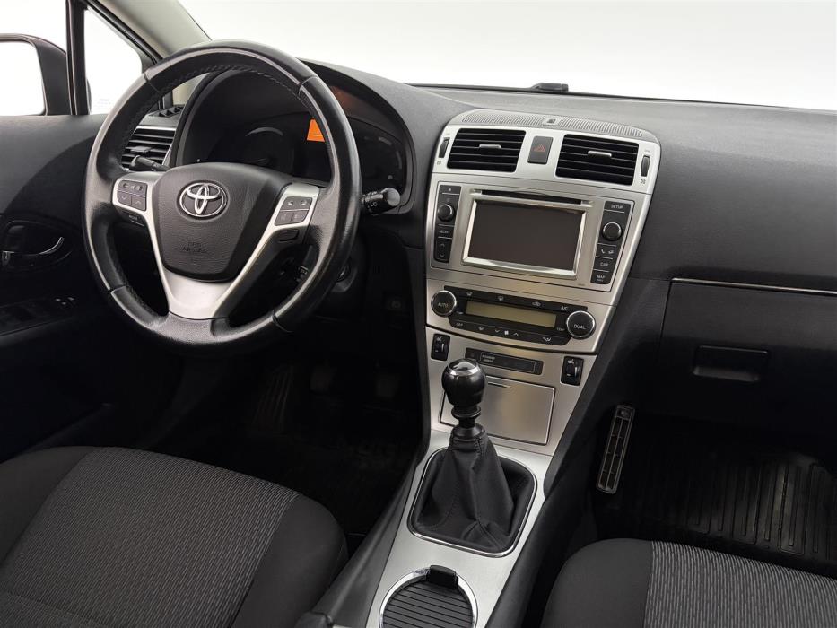 TOYOTA Avensis 2013