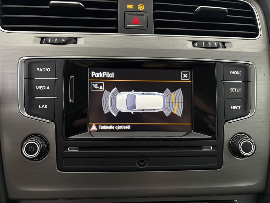 VOLKSWAGEN Golf 2016