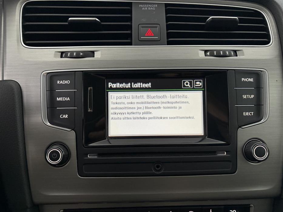 VOLKSWAGEN Golf 2016