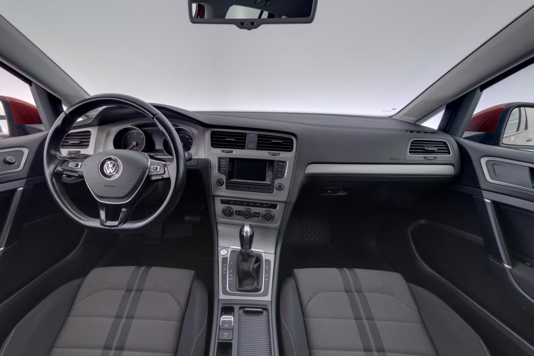 VOLKSWAGEN Golf 2016