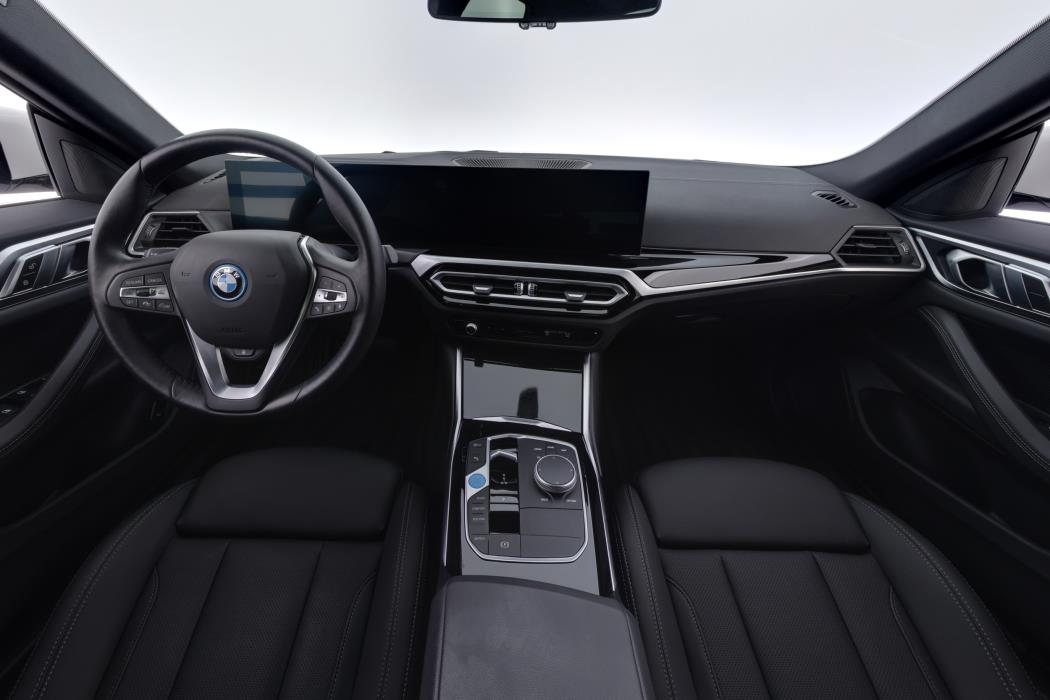 BMW i4 2023