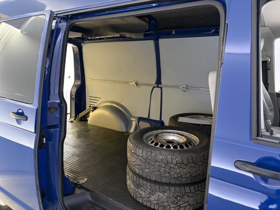 VOLKSWAGEN Transporter 2011