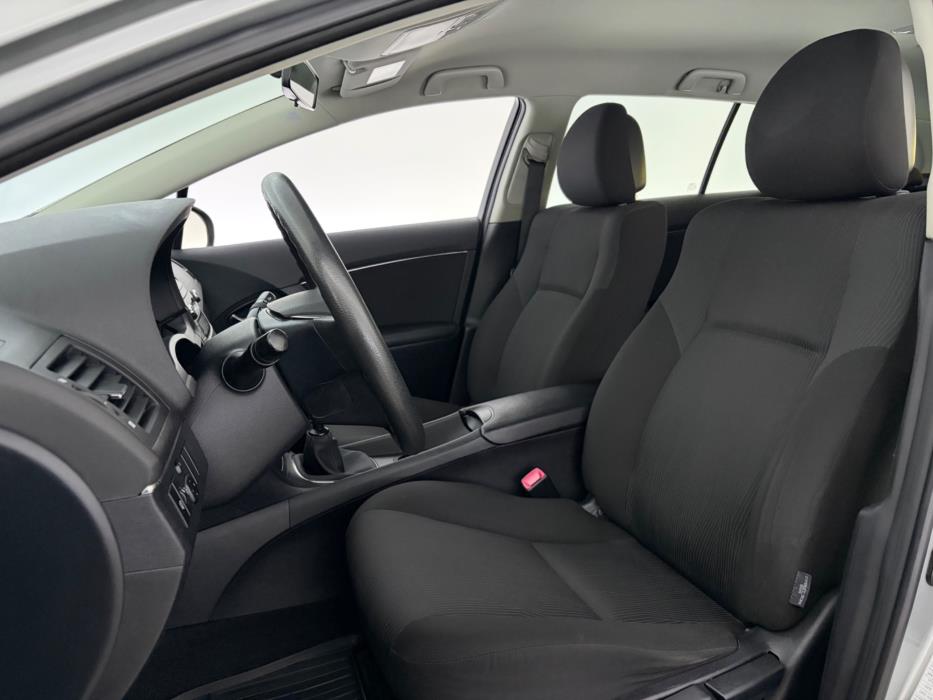 TOYOTA Avensis 2010