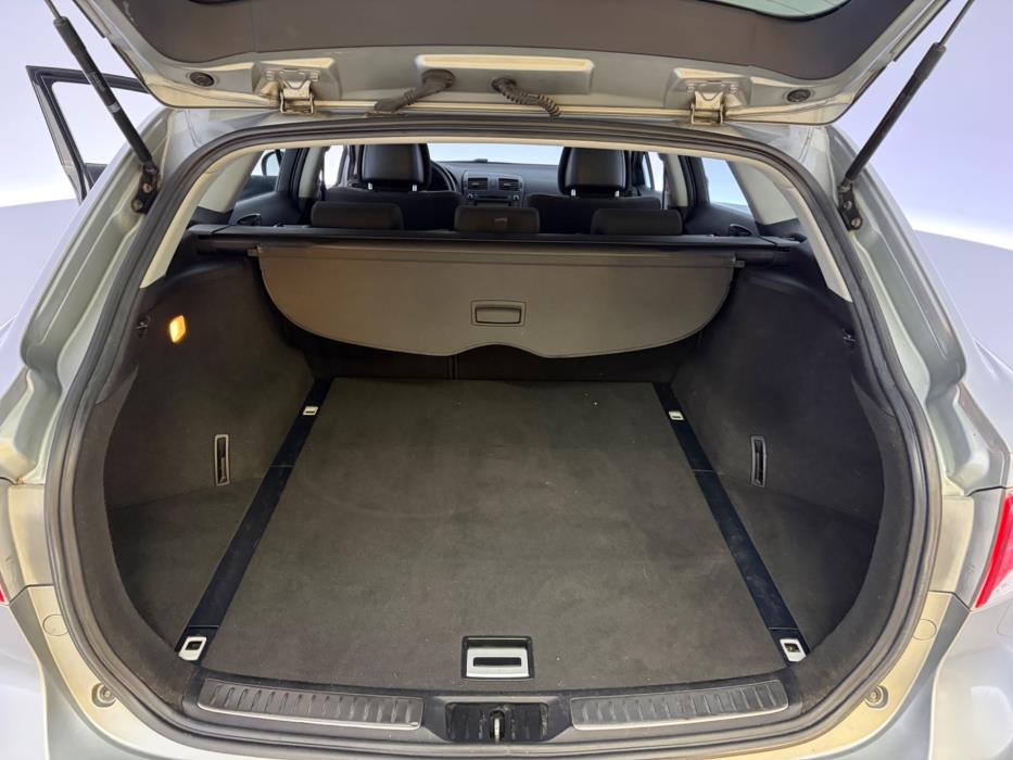 TOYOTA Avensis 2010