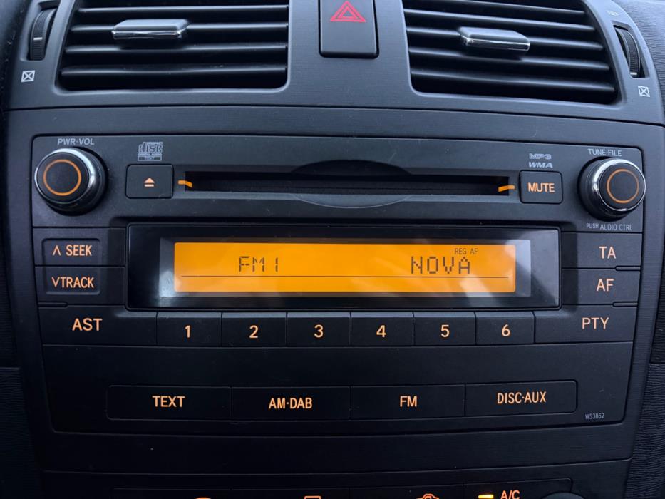 TOYOTA Avensis 2010