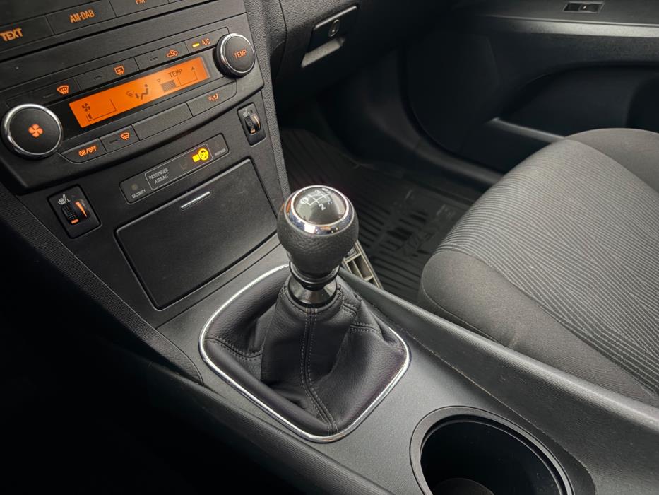 TOYOTA Avensis 2010