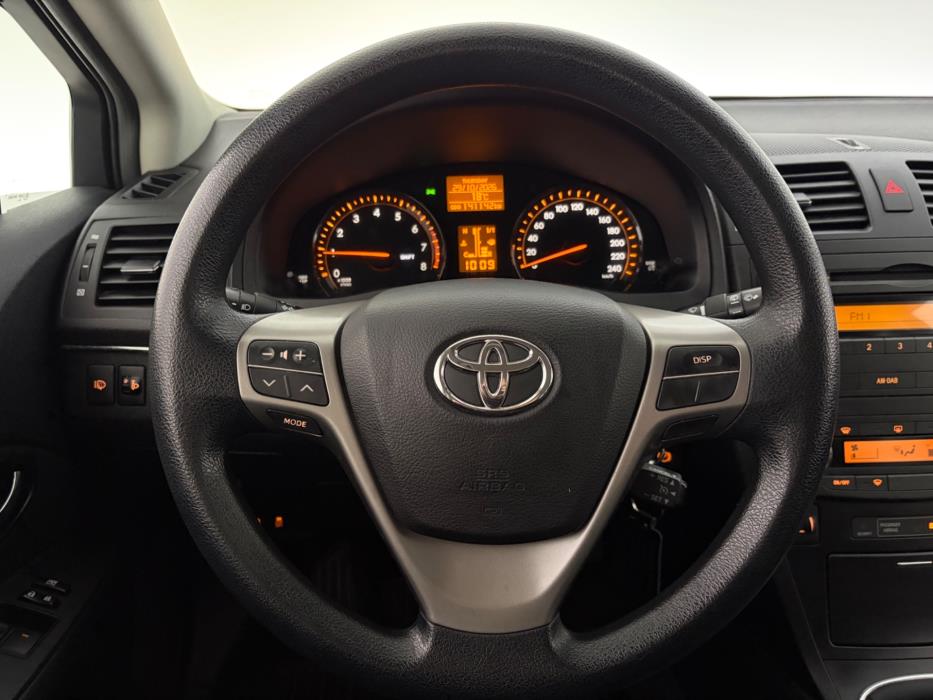 TOYOTA Avensis 2010