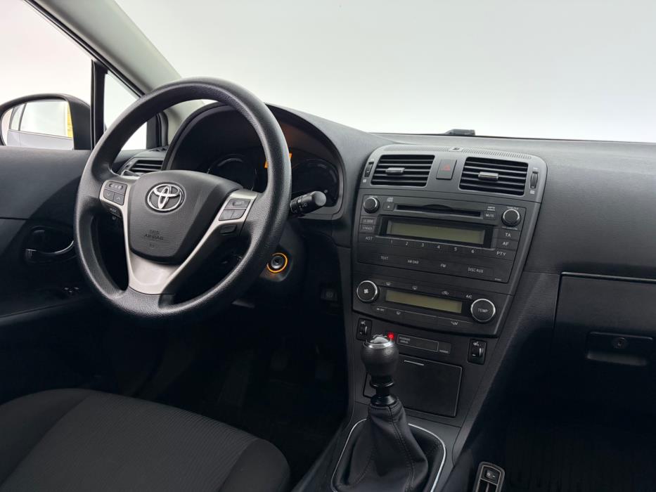 TOYOTA Avensis 2010