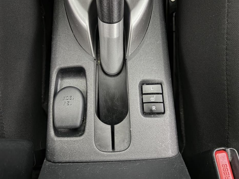 TOYOTA Auris 2012