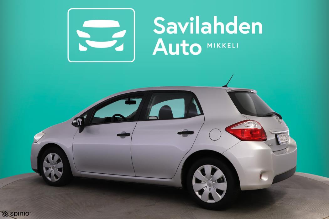 TOYOTA Auris 2012