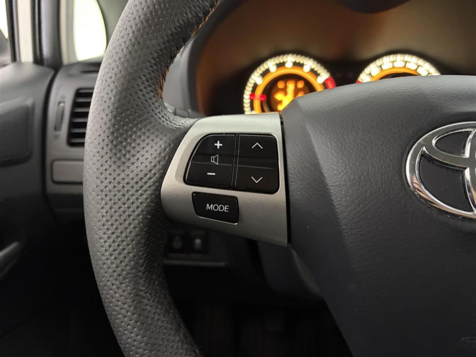 TOYOTA Auris 2012