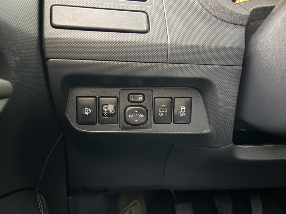 TOYOTA Auris 2012