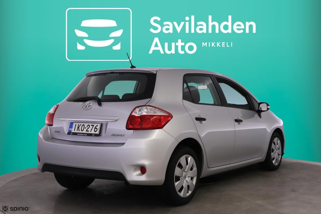 TOYOTA Auris 2012