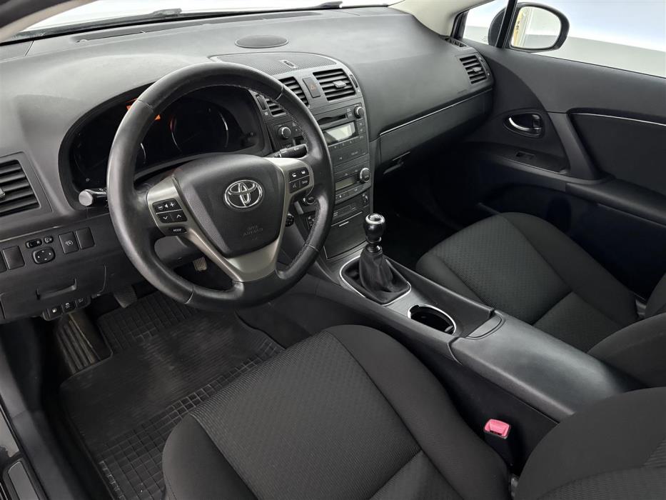TOYOTA Avensis 2009