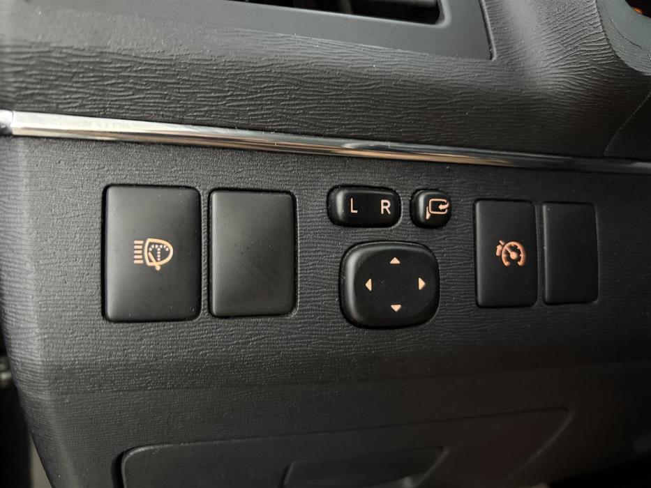 TOYOTA Avensis 2009