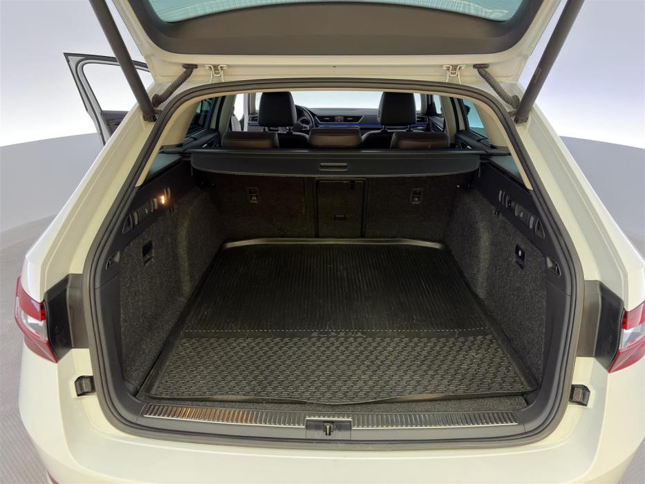 SKODA Superb 2016