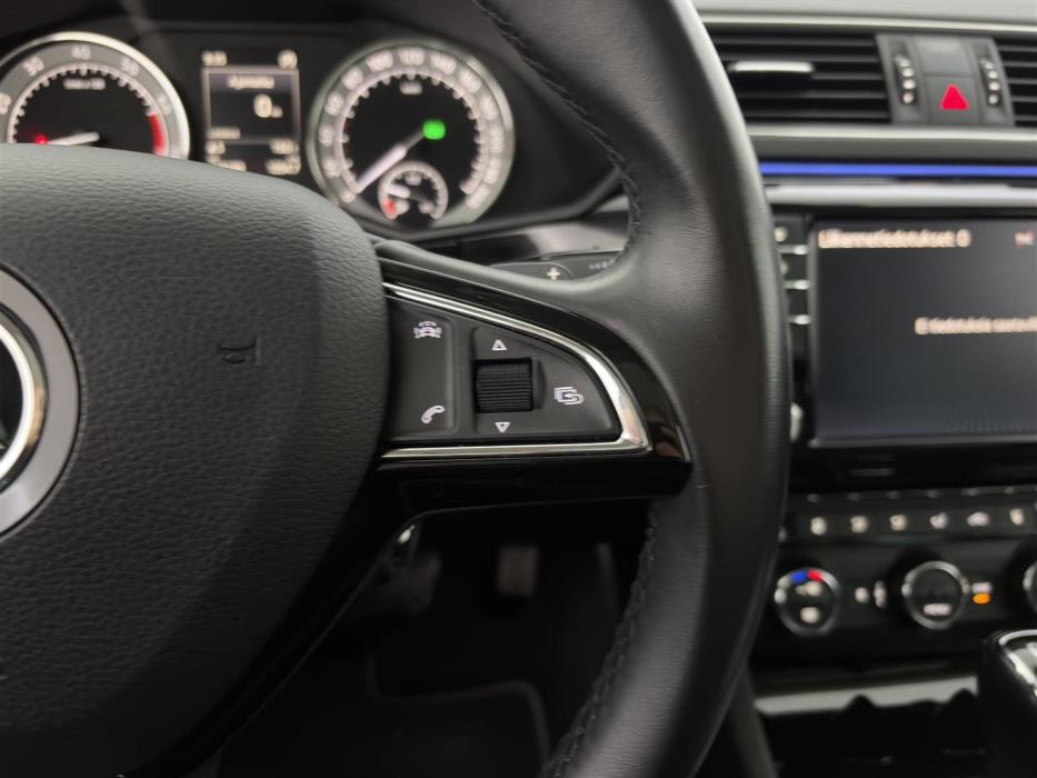 SKODA Superb 2016
