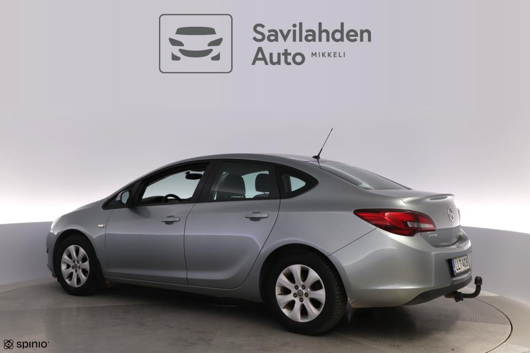 OPEL Astra 2012