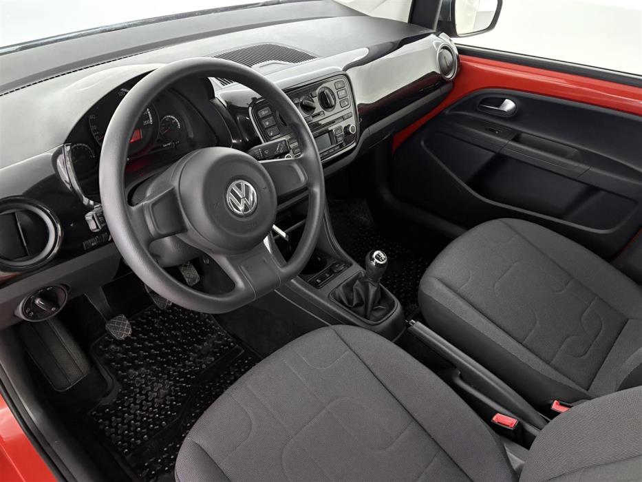 VOLKSWAGEN up! 2015