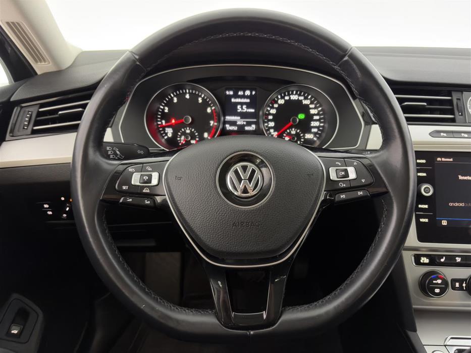 VOLKSWAGEN Passat 2018