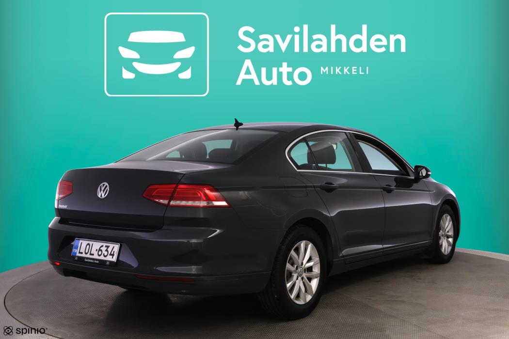 VOLKSWAGEN Passat 2018