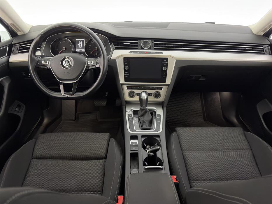 VOLKSWAGEN Passat 2018