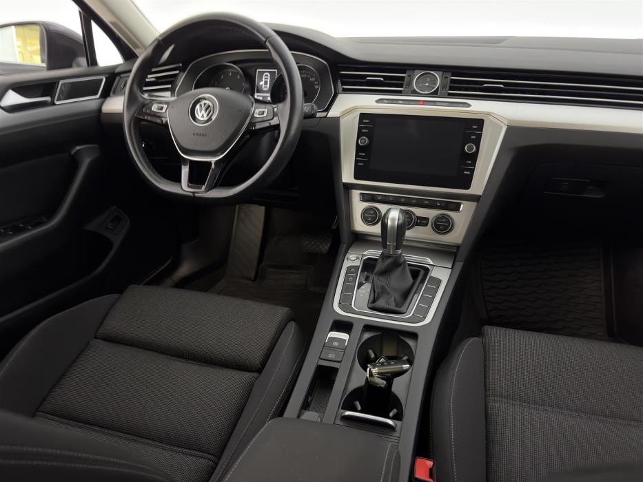 VOLKSWAGEN Passat 2018