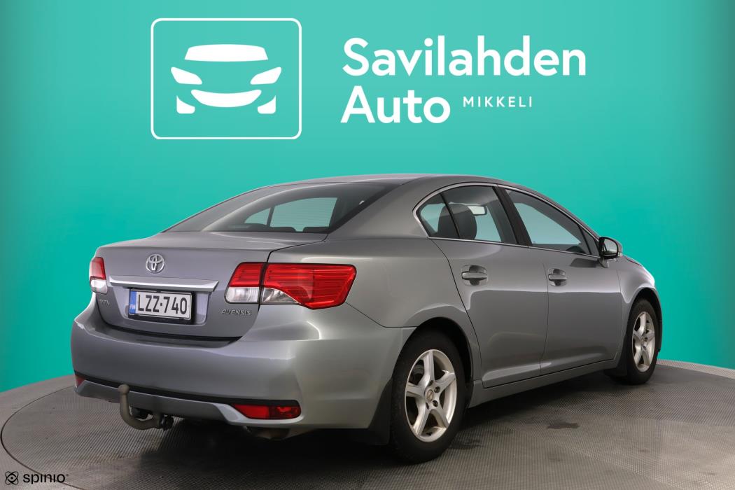 TOYOTA Avensis 2012