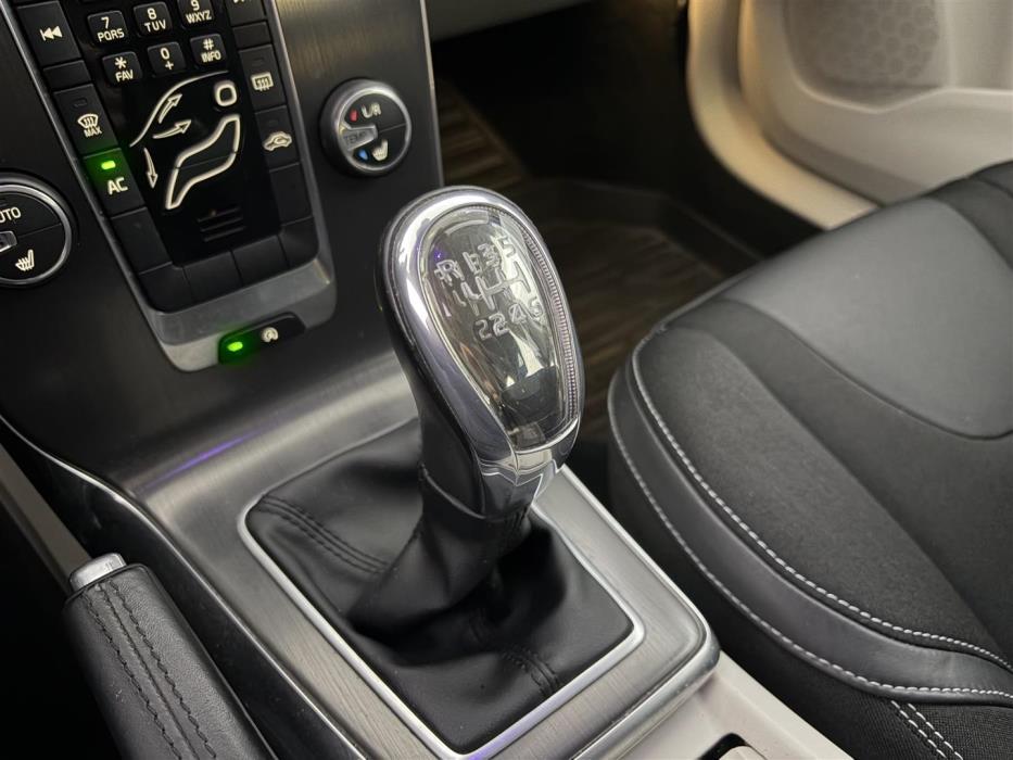 VOLVO V40 2013