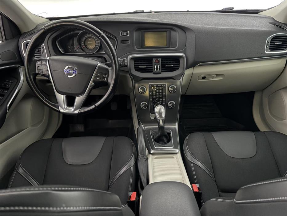 VOLVO V40 2013