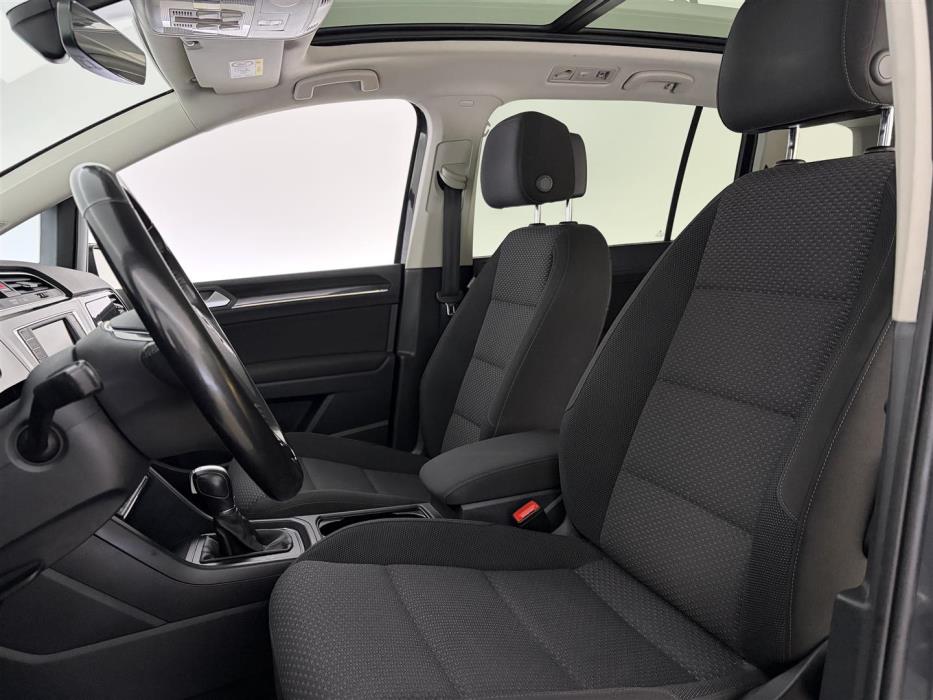 VOLKSWAGEN Touran 2017