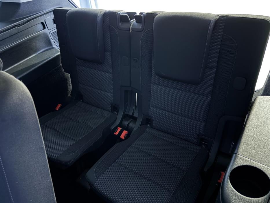 VOLKSWAGEN Touran 2017