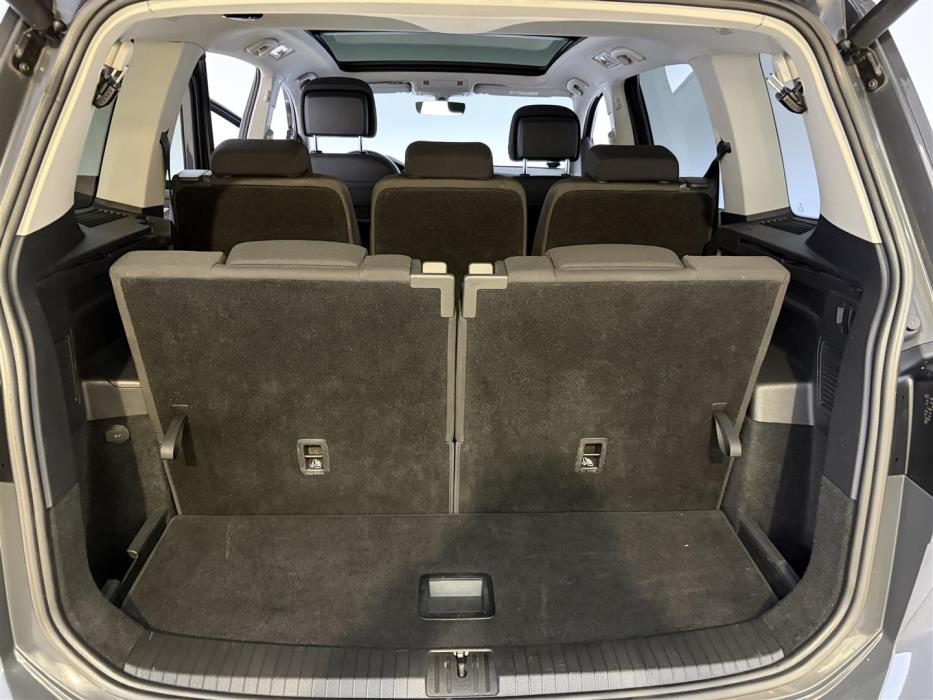 VOLKSWAGEN Touran 2017