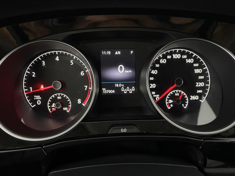 VOLKSWAGEN Touran 2017