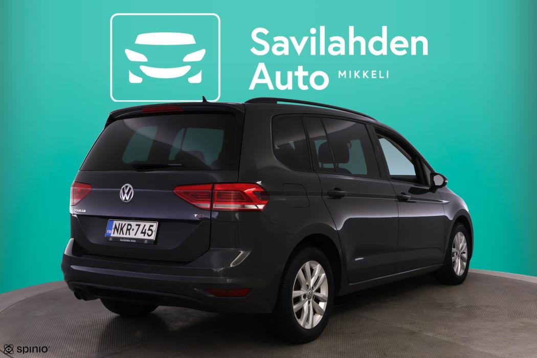 VOLKSWAGEN Touran 2017
