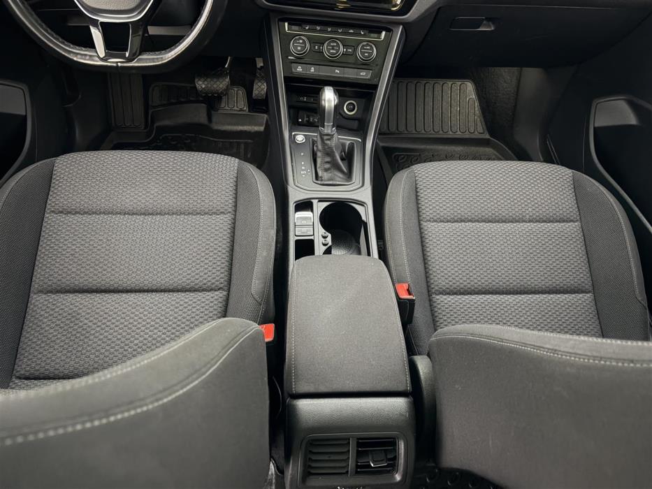 VOLKSWAGEN Touran 2017
