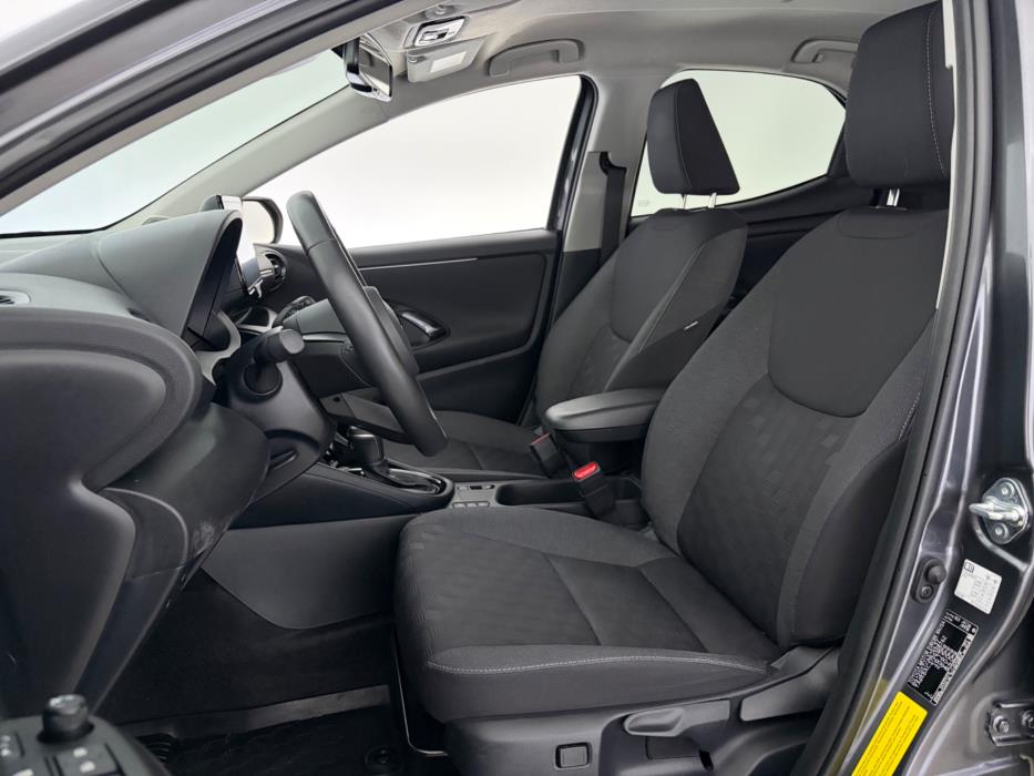 TOYOTA Yaris 2025