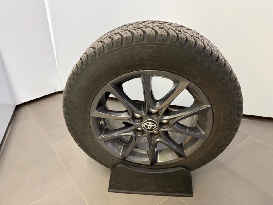 TOYOTA Yaris 2025
